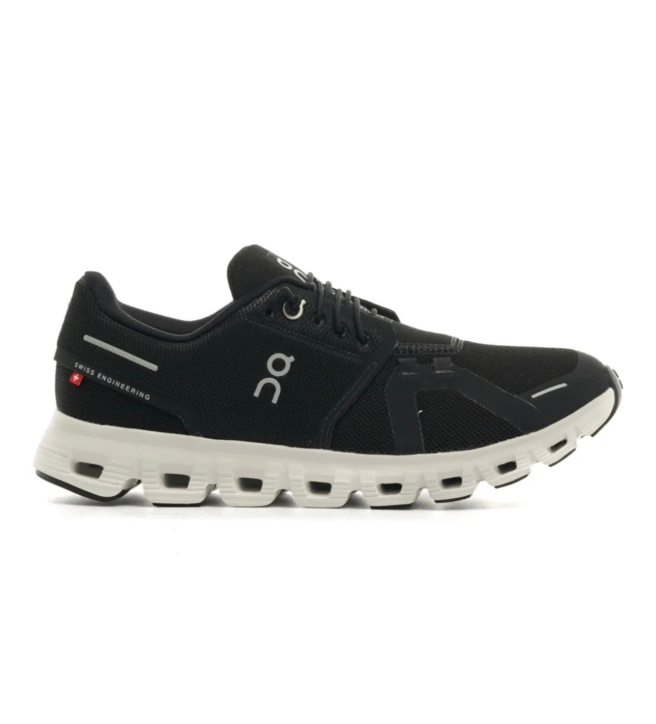 On Cloud 5.0 Classic - high-performance athletic footwear with advanced cushioning