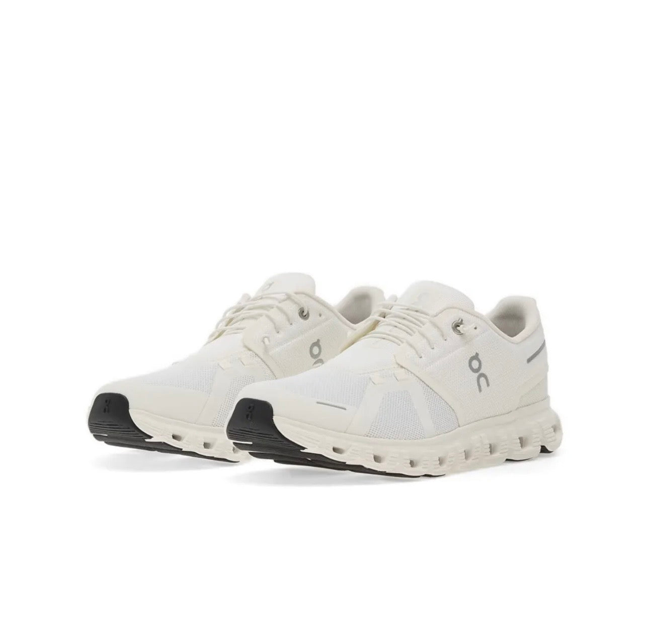 On cloud 5.0 cream - high-performance athletic footwear with advanced cushioning
