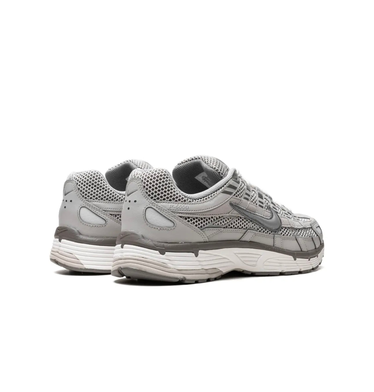Nike Zoom Vomero 5 Dark Silver - high-performance athletic footwear in Silver with advanced cushioning
