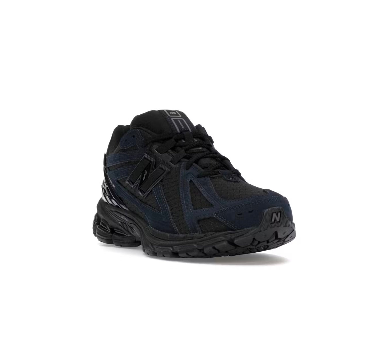 New Balance 1906R
Cordura Outerspace - high-performance athletic footwear with advanced cushioning