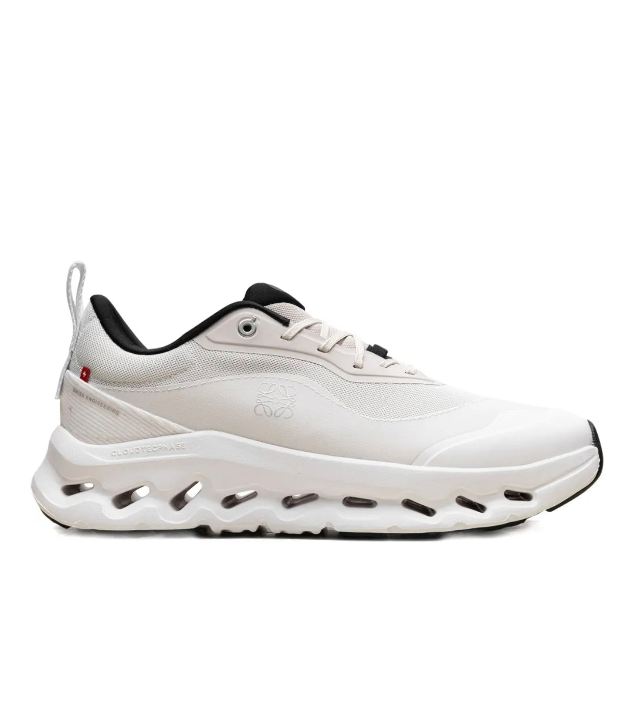 On Cloud Light Gray - high-performance athletic footwear with advanced cushioning