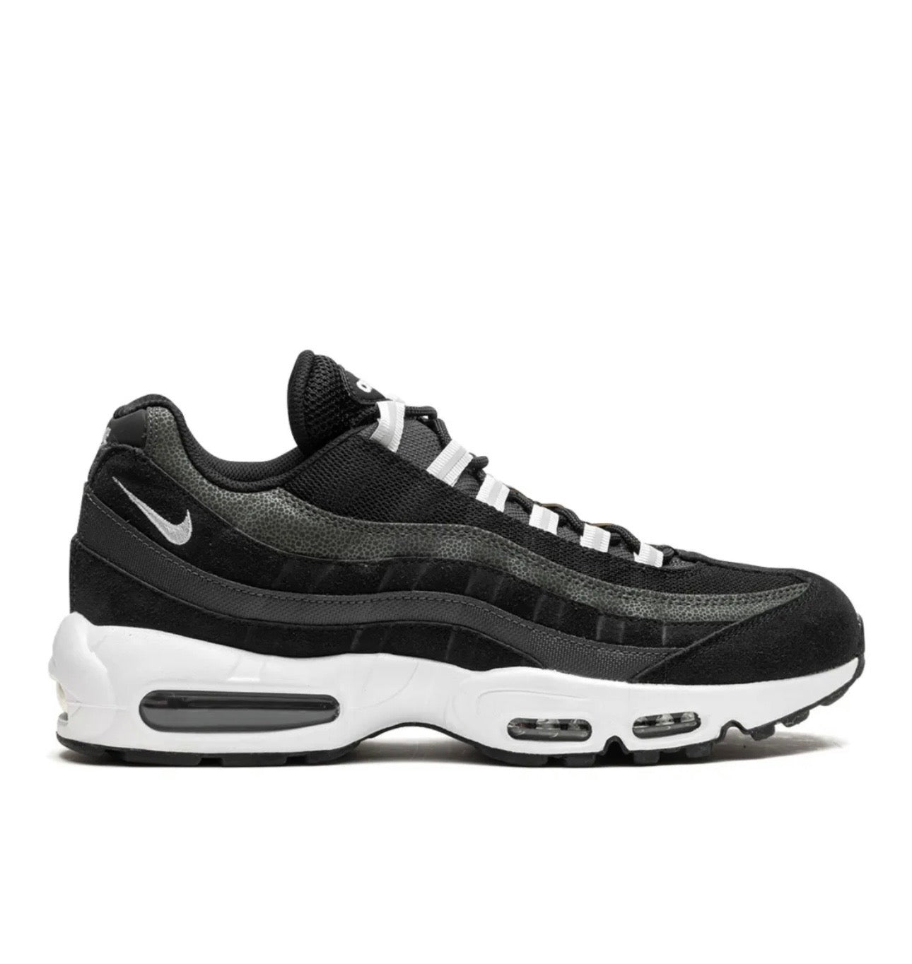 Nike air Vapormax 95?black white - high-performance athletic footwear in Black with advanced cushioning