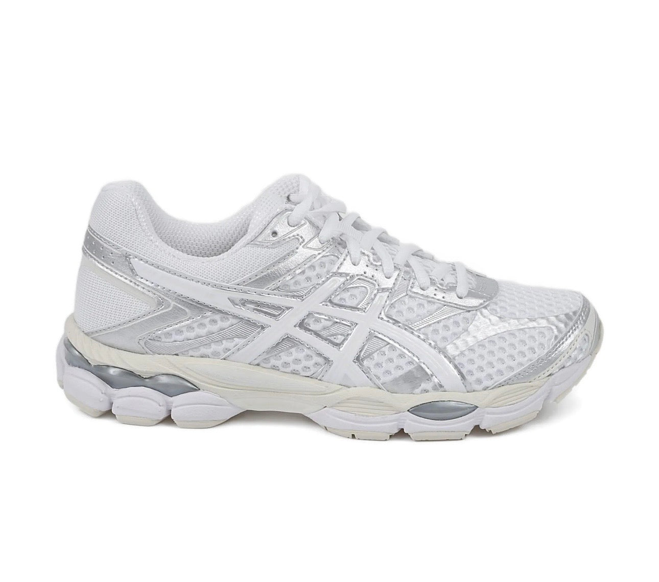 ASICS Gel cumulus white - high-performance athletic footwear in White with advanced cushioning